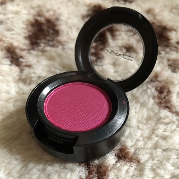 DISCONTINUED MAC Eye Shadow // Romping - Picture 5 of 5